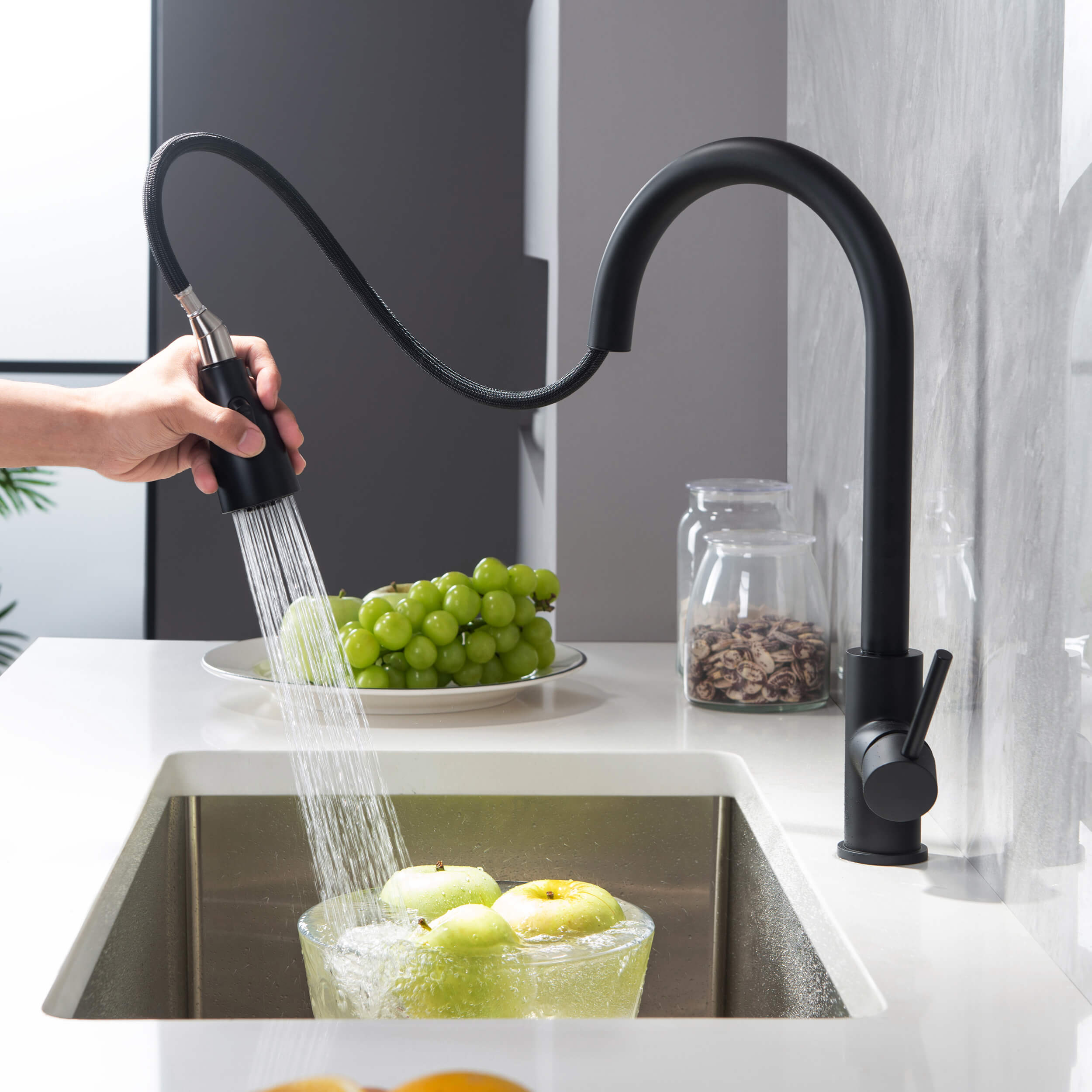 Single Handle Pull Down Kitchen Faucet - F102