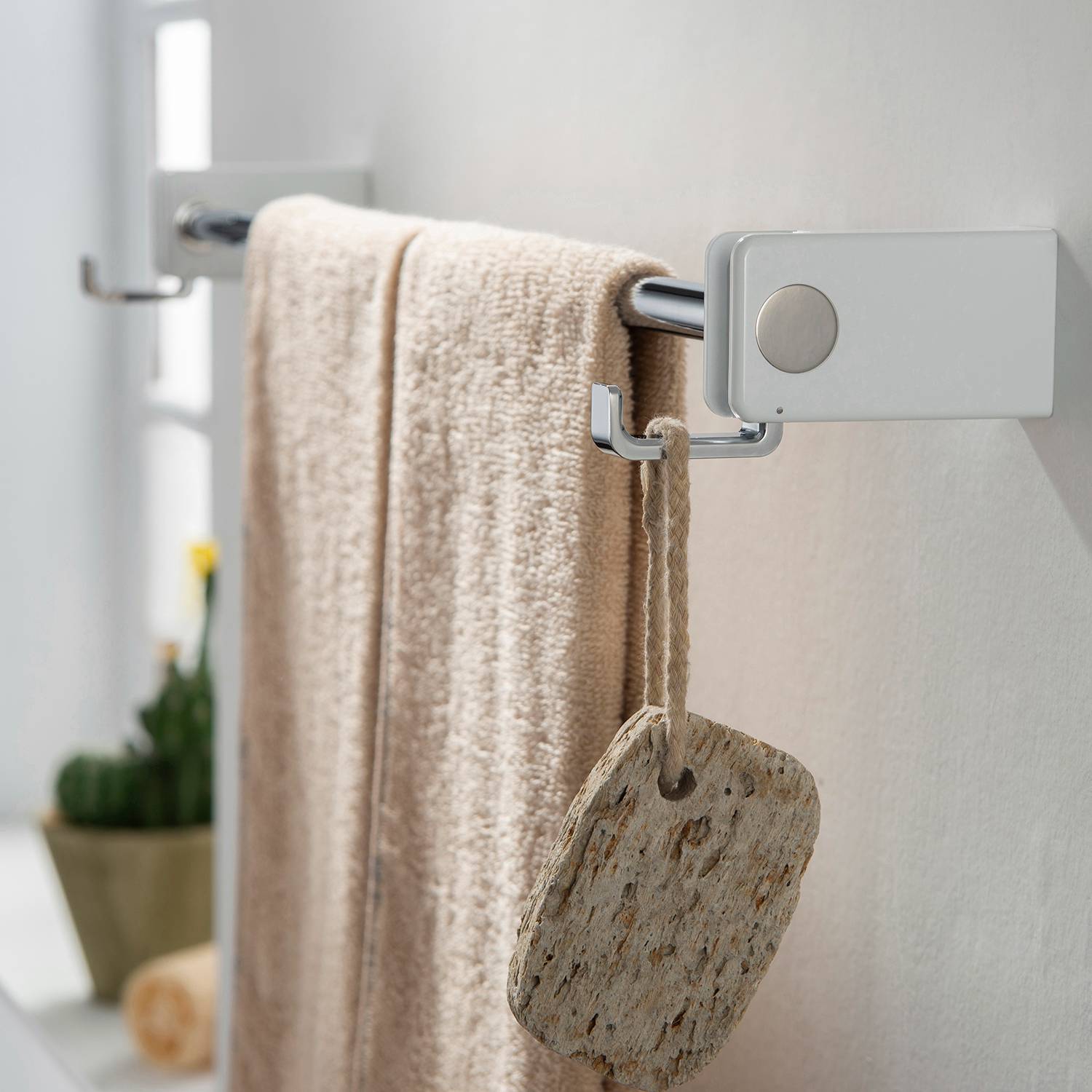Bathroom Hardware Accessory Towel Wall Mounted Towel Bar with Hook KBA1003