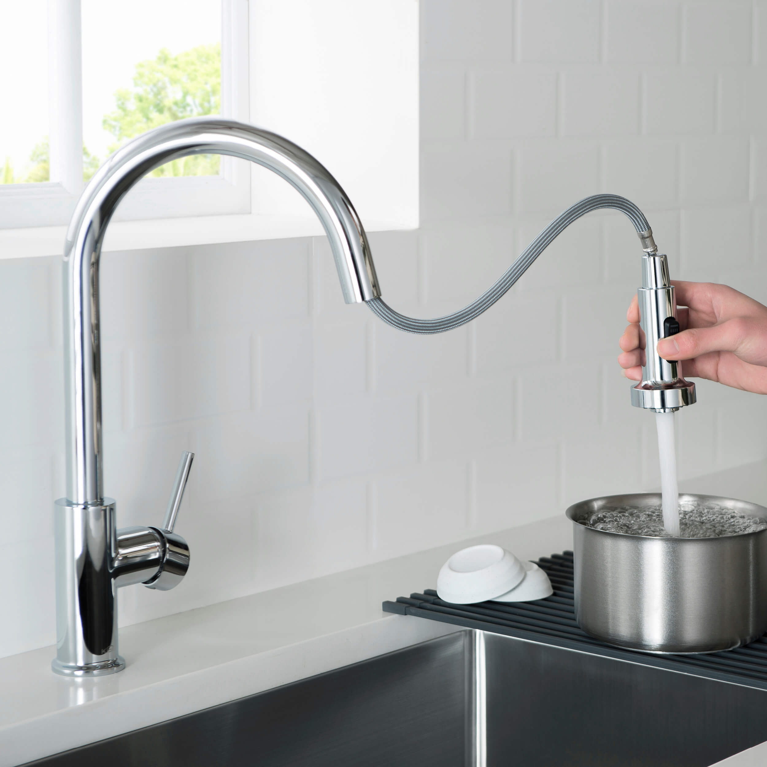 Casa Single Handle Pull Down Kitchen Sink Faucet - KKF2002
