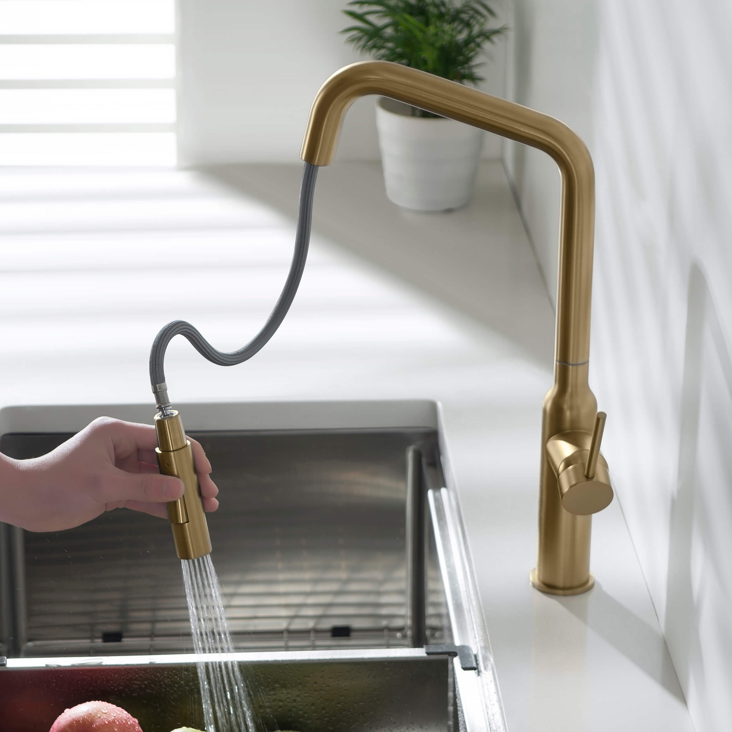 Macon Single Handle Pull Down Kitchen Sink Faucet - KKF2007