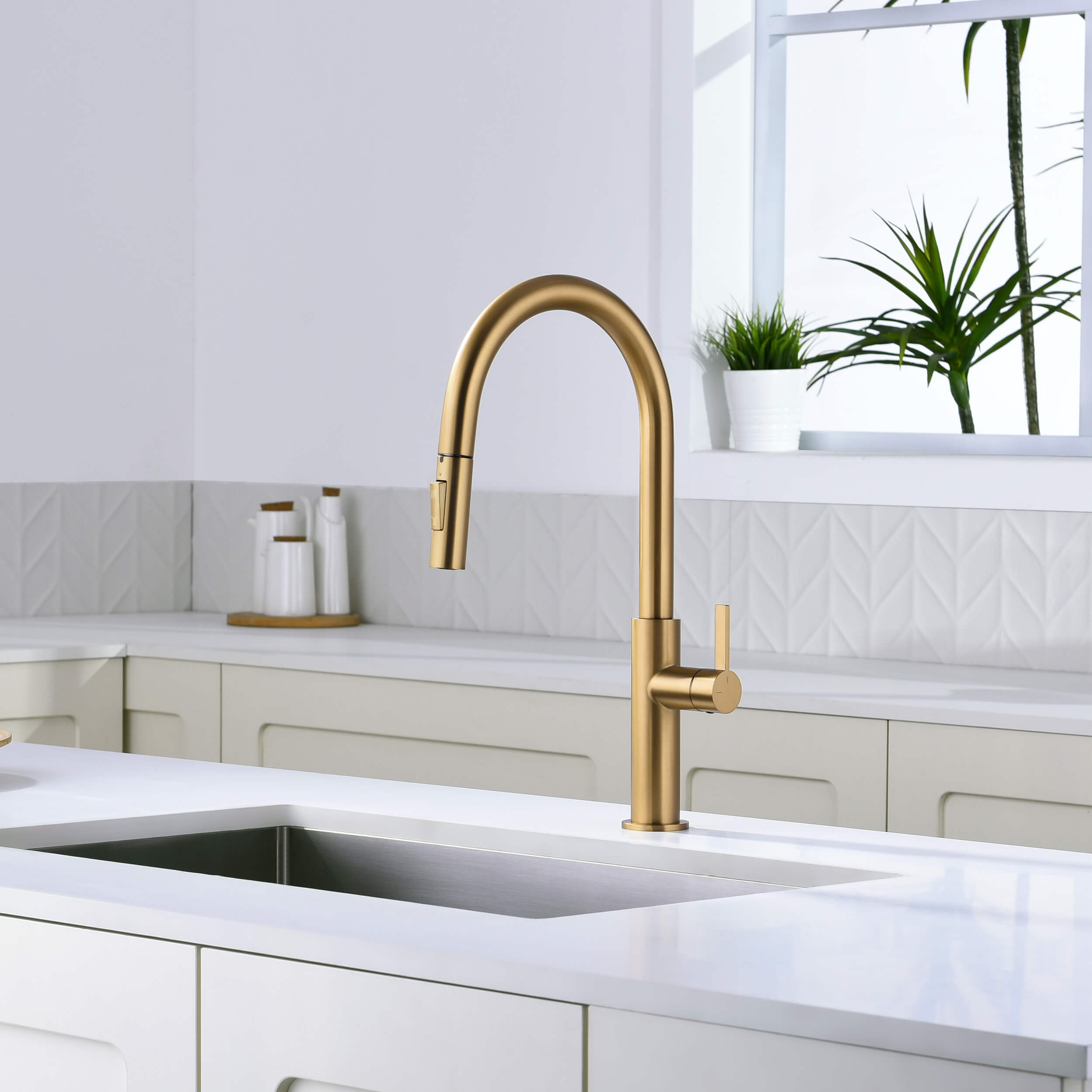 Novo Single Handle Pull Down Kitchen Faucet - KKF2019