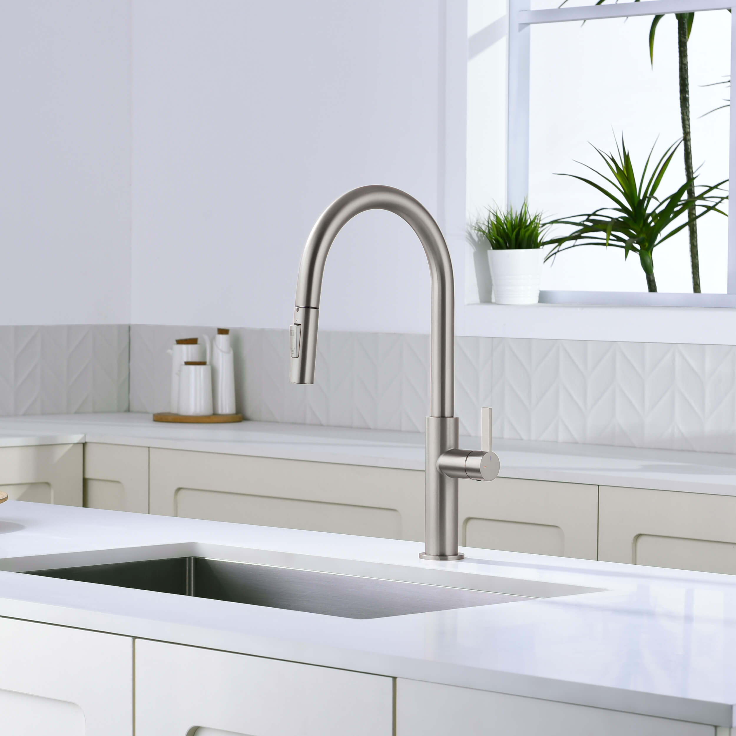 Novo Single Handle Pull Down Kitchen Faucet - KKF2019