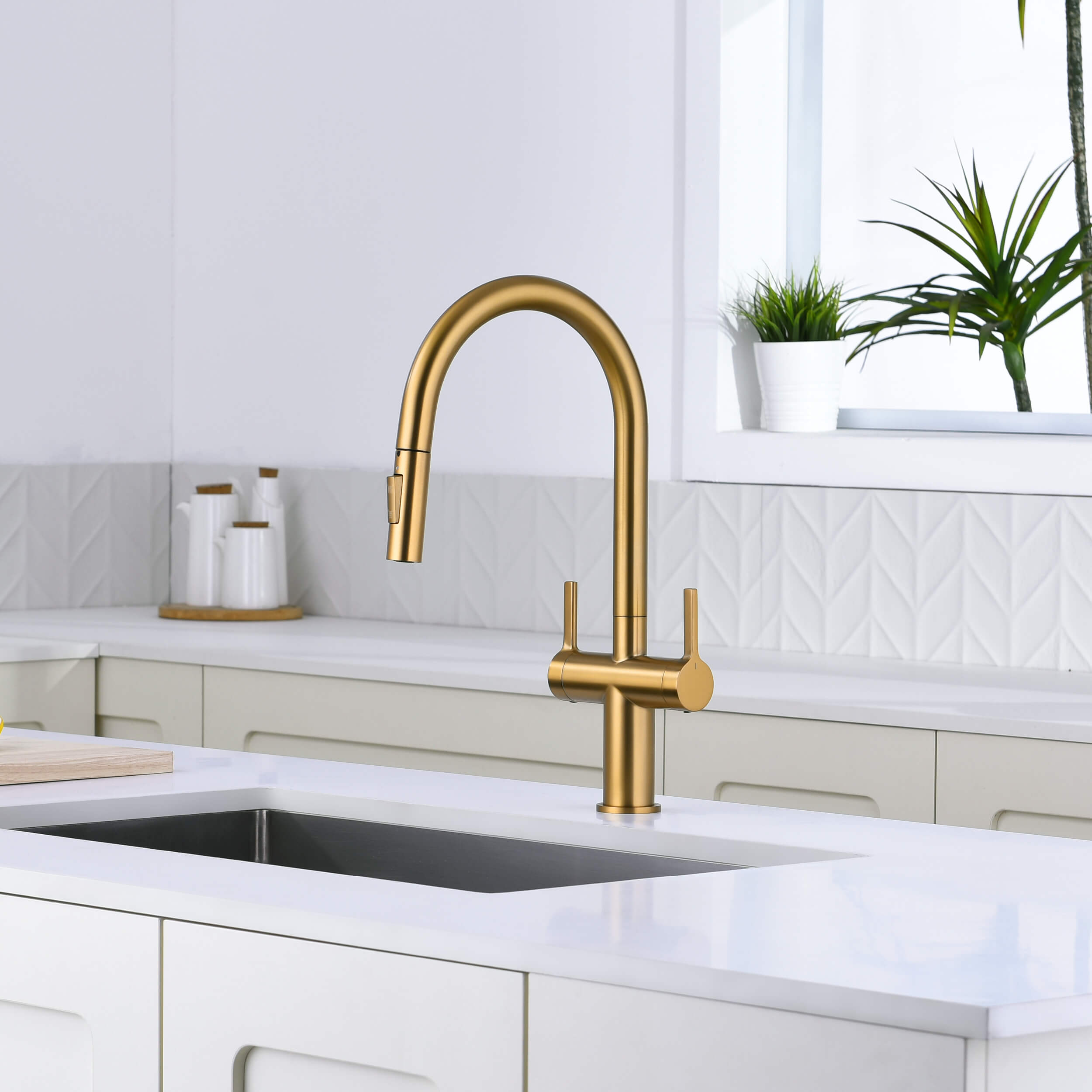 Novo Single Hole Two Handle Pull Down Kitchen Faucet - KKF2020
