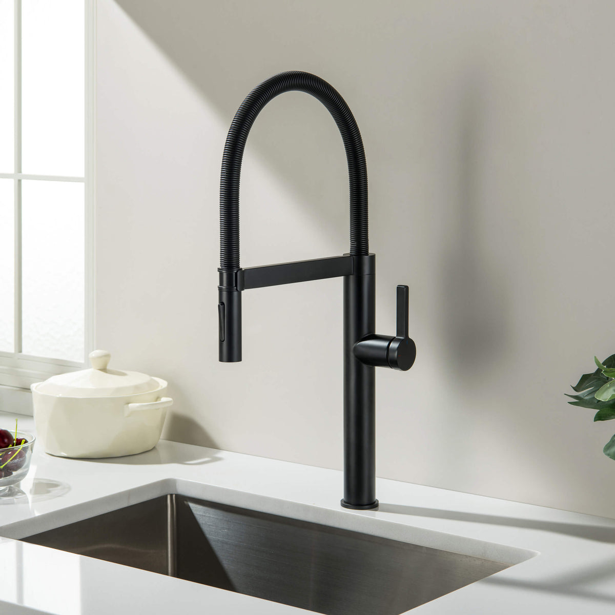 Novo Pro-style Single Handle Pull Down Kitchen Faucet - KKF2021