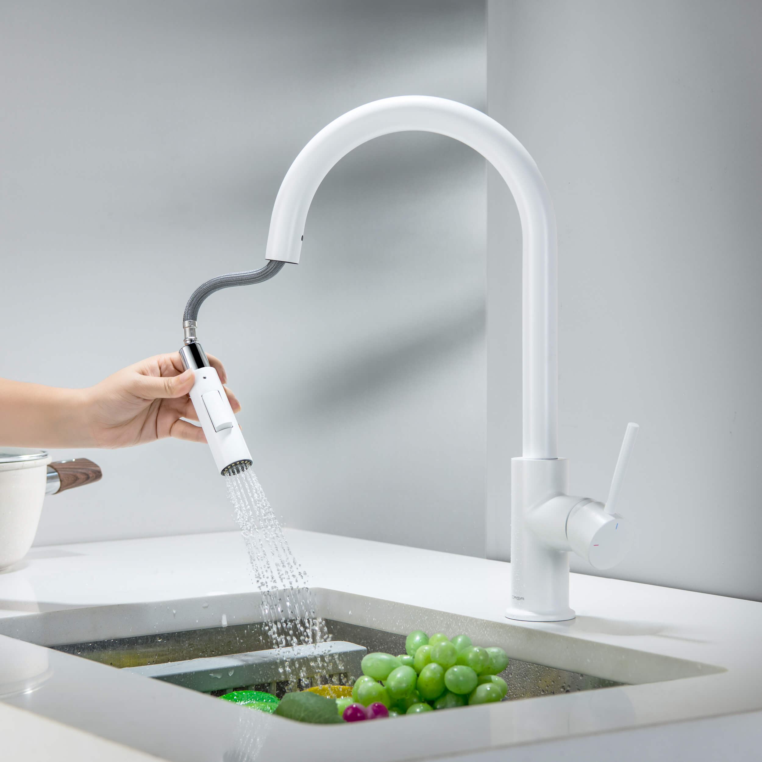 Circular Single Handle Pull Down Kitchen Faucet - KKF2013