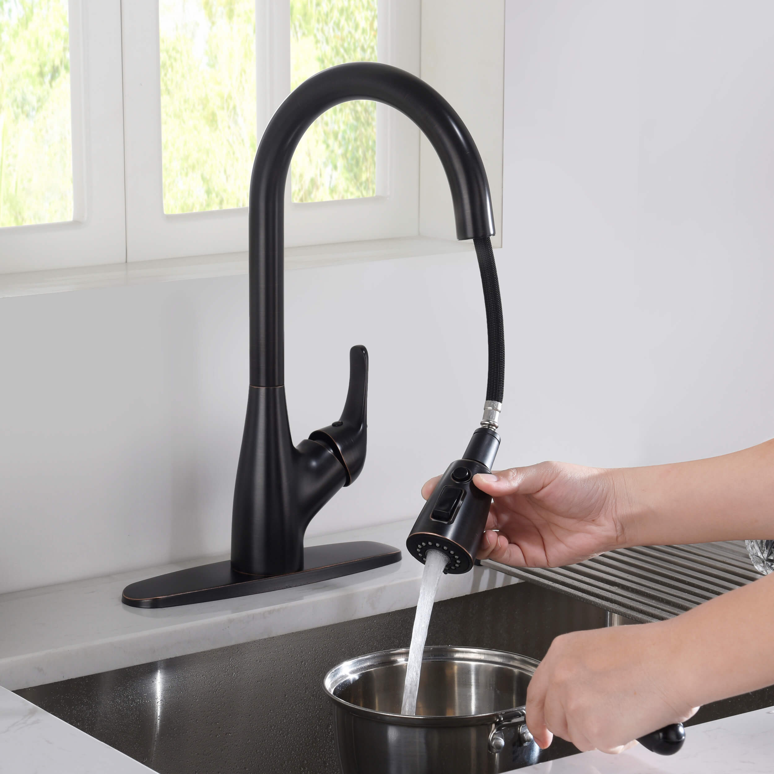 Single Handle Pull Down Kitchen Faucet - F101