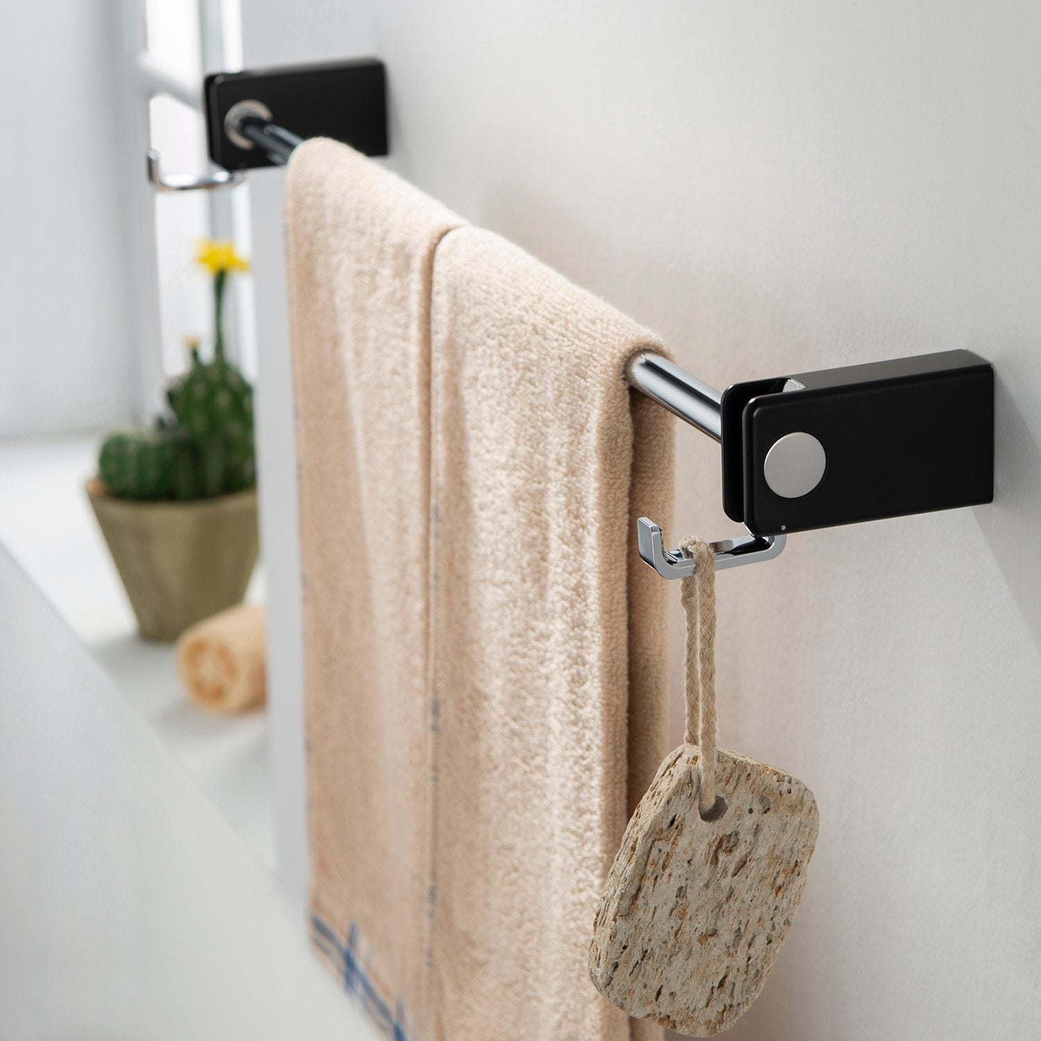 Bathroom Hardware Accessory Towel Wall Mounted Towel Bar with Hook KBA1003