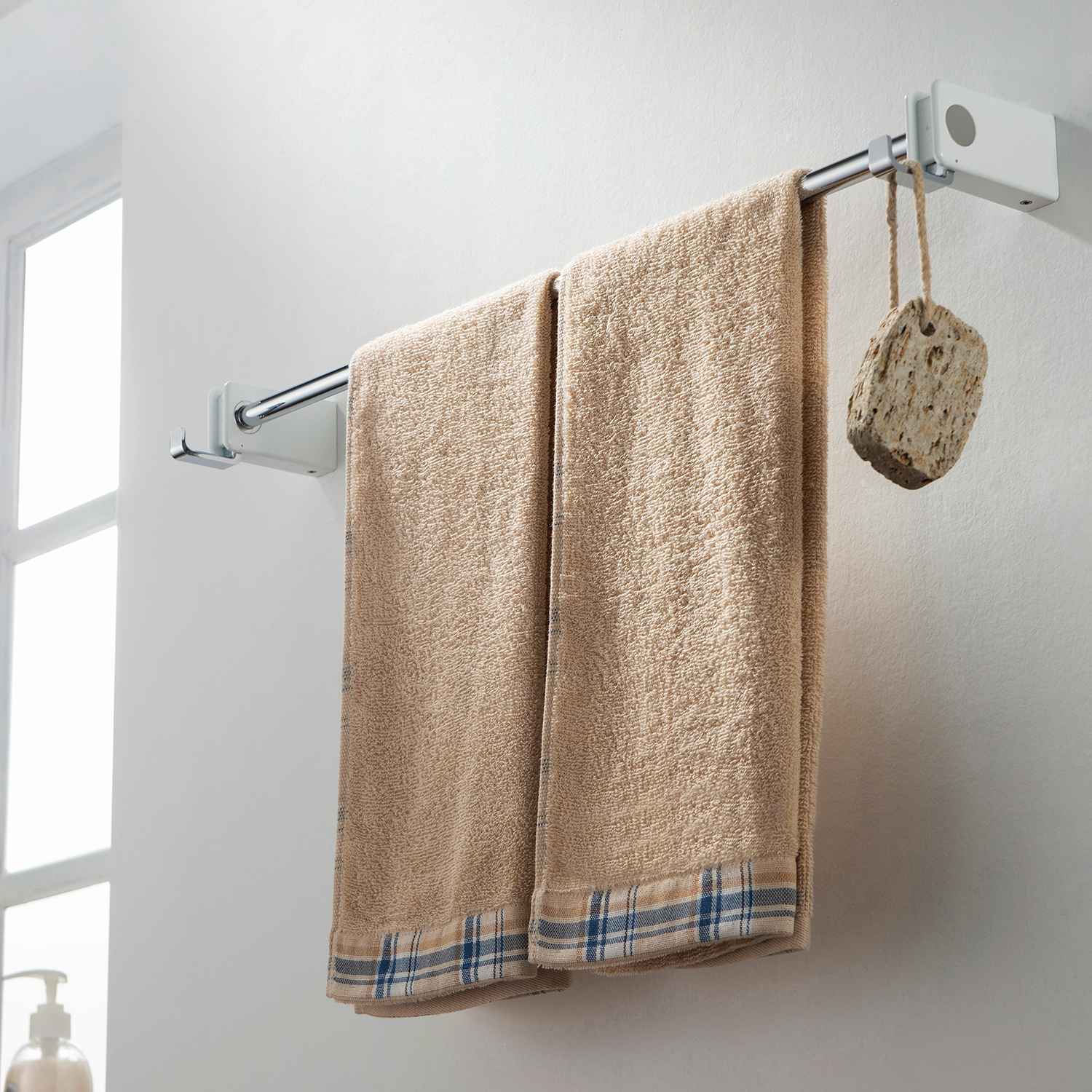 Bathroom Hardware Accessory Towel Wall Mounted Towel Bar with Hook KBA1003
