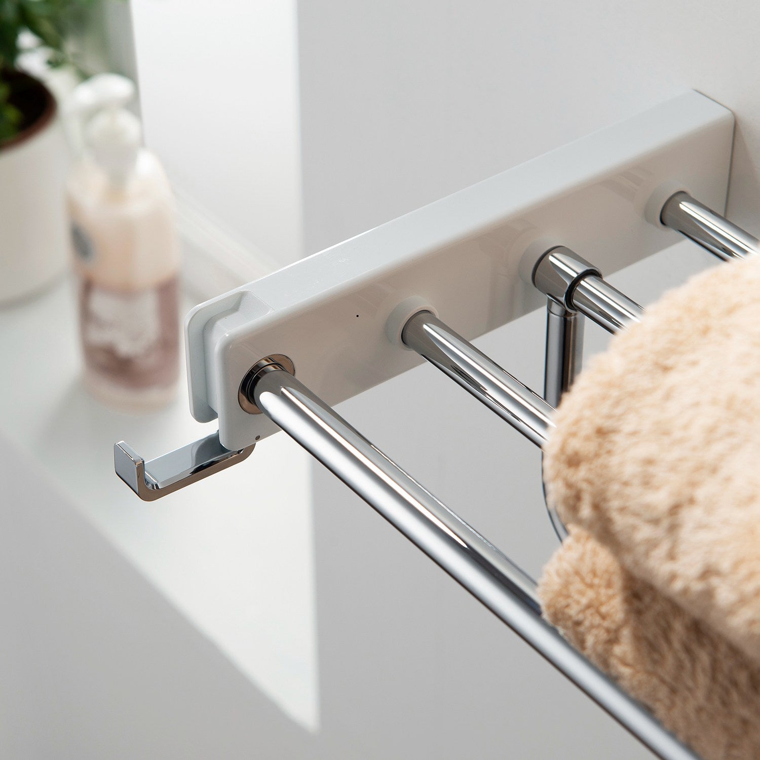 Bathroom Hardware Accessory Wall Mounted Towel Rack with Hook KBA1004