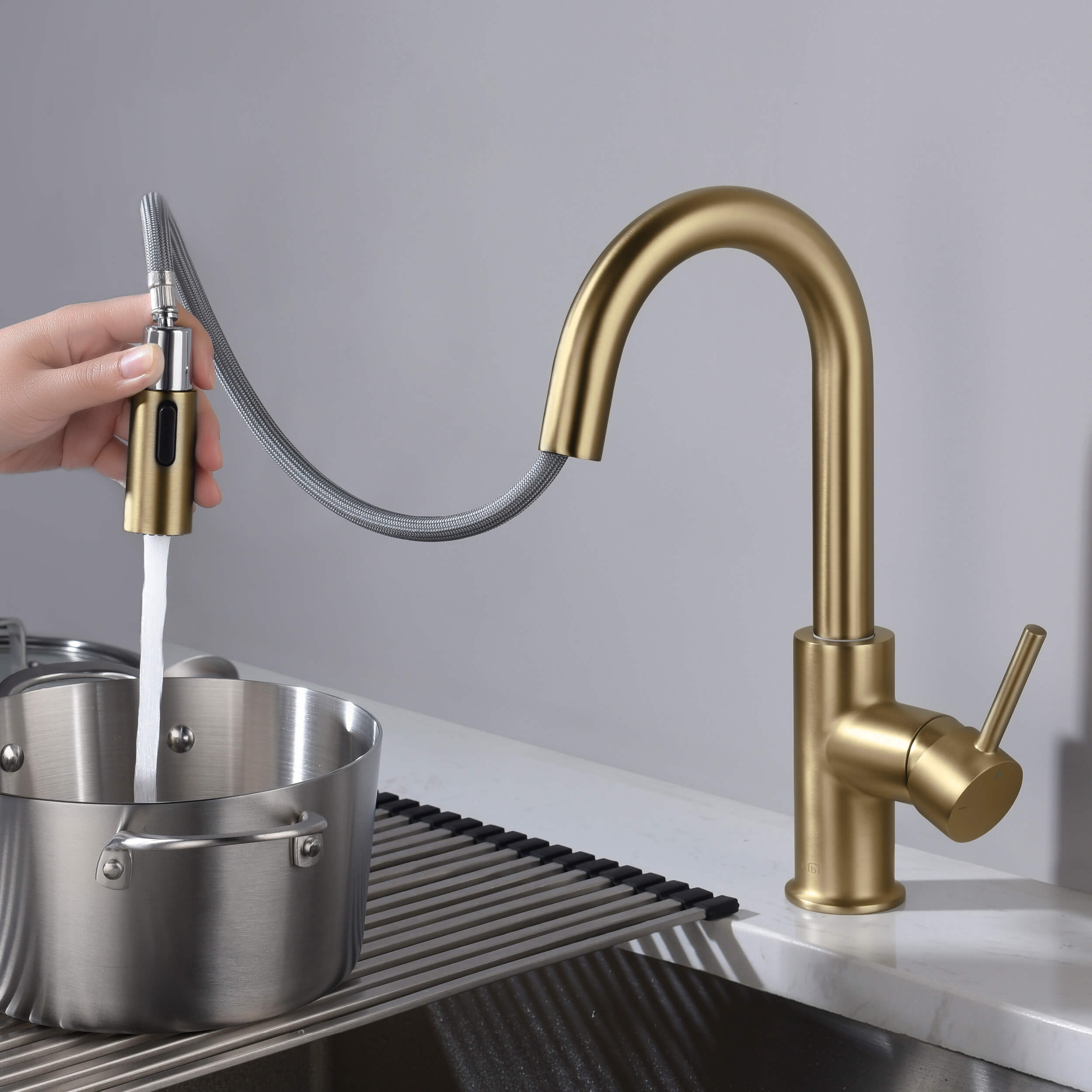 Circular Single Handle Pull Down Kitchen & Bar Sink Faucet - KKF2011