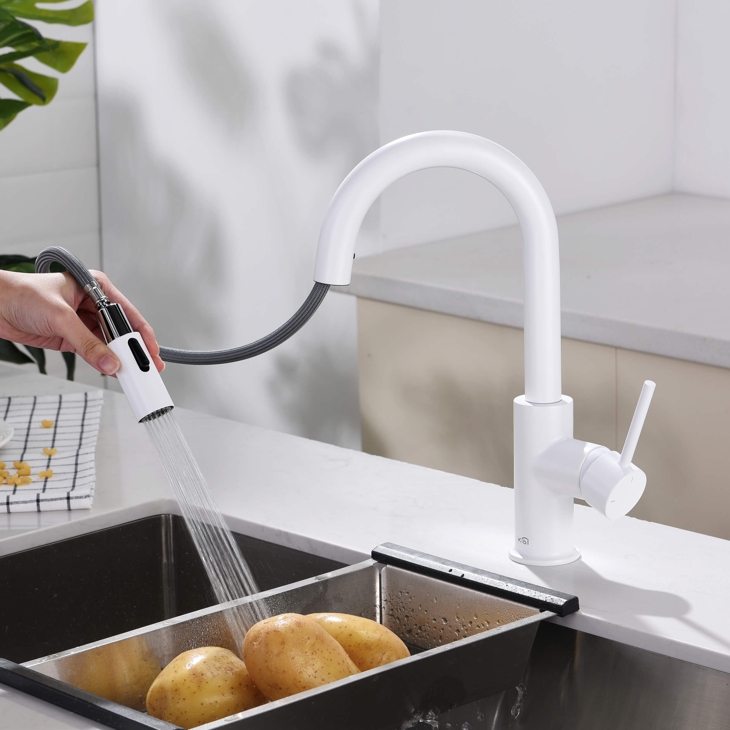Circular Single Handle Pull Down Kitchen & Bar Sink Faucet - KKF2011