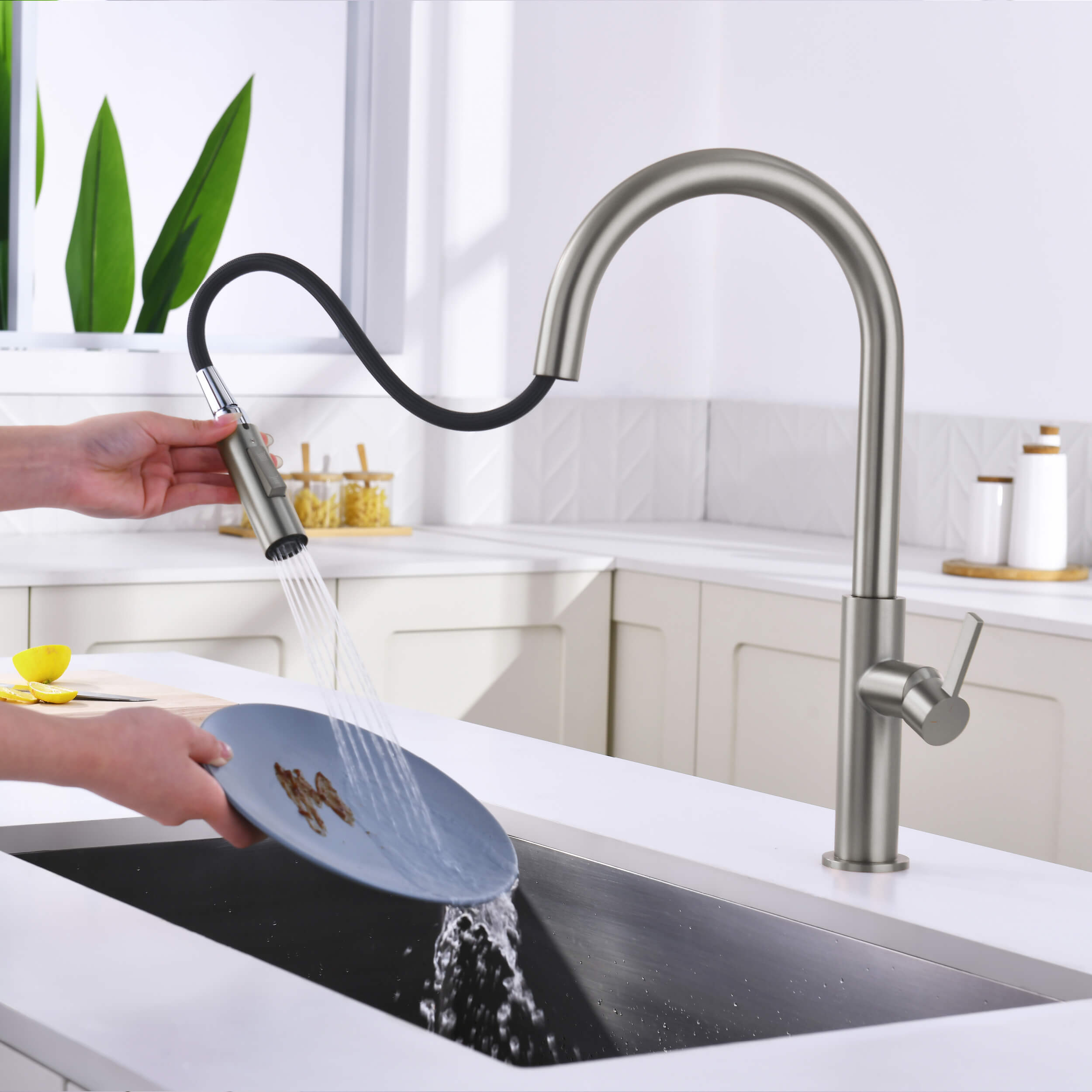 Novo Single Handle Pull Down Kitchen Faucet - KKF2019