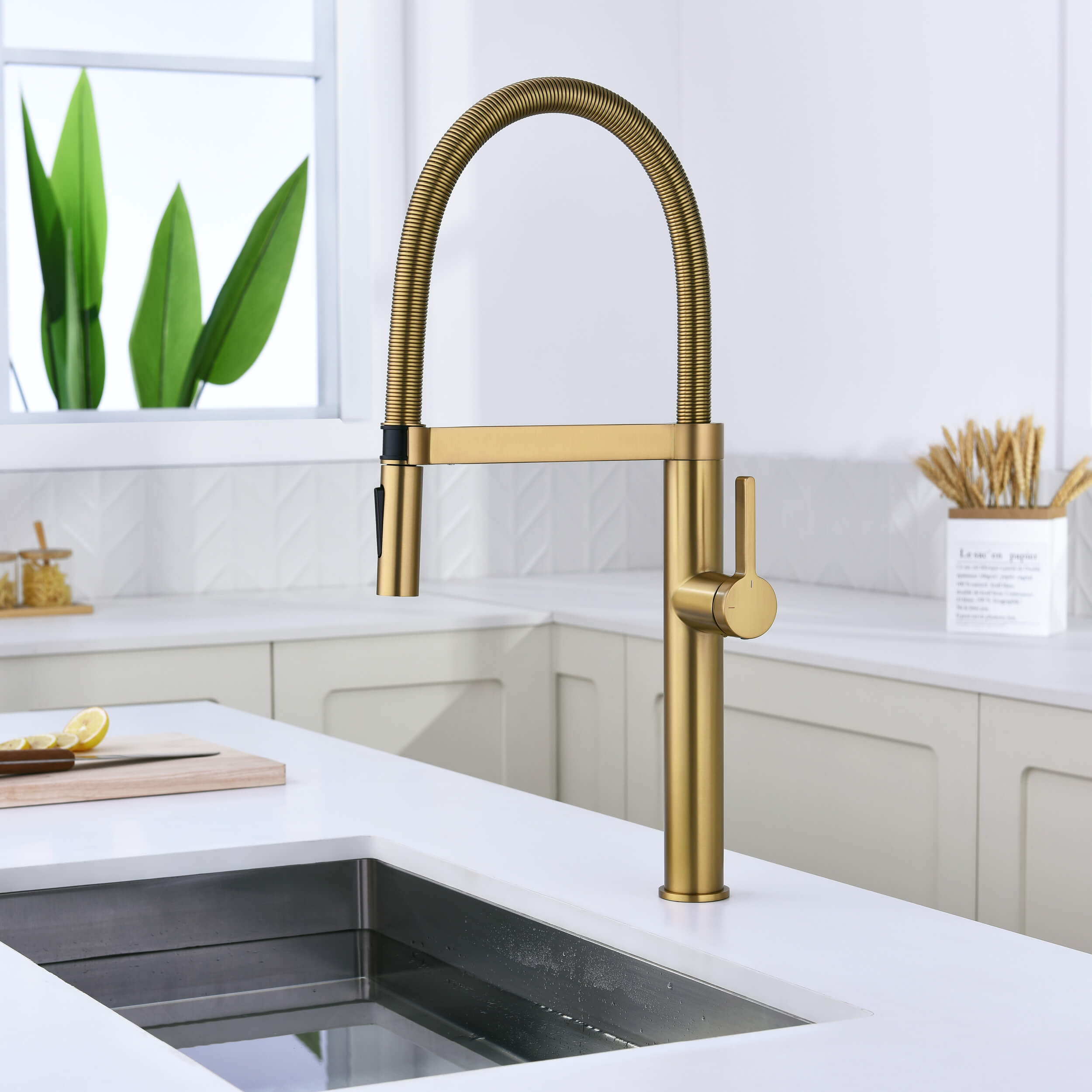 Novo Pro-style Single Handle Pull Down Kitchen Faucet - KKF2021