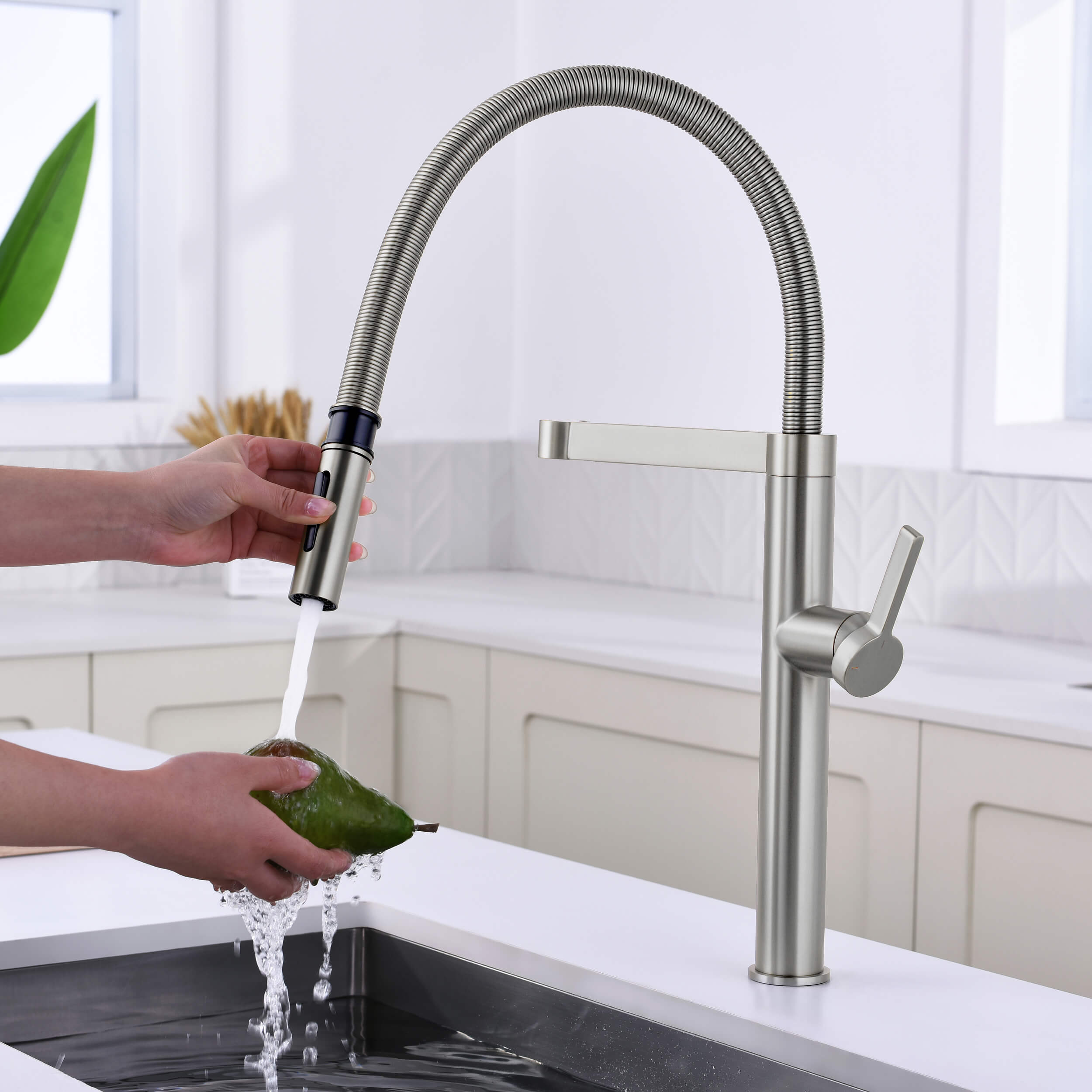 Novo Pro-style Single Handle Pull Down Kitchen Faucet - KKF2021