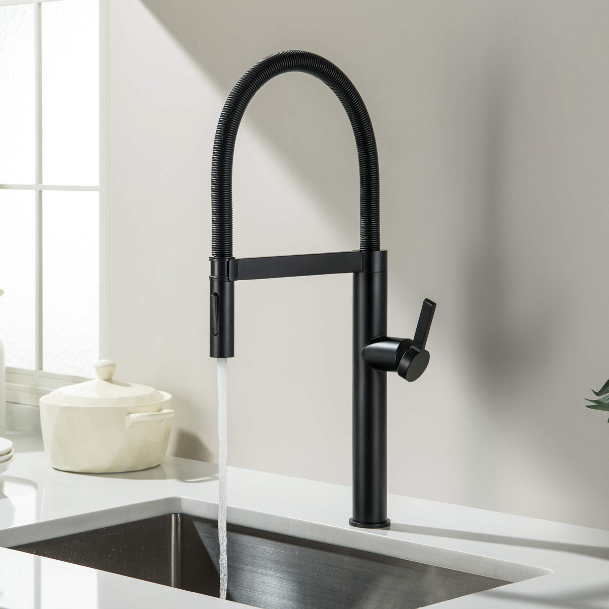 Novo Pro-style Single Handle Pull Down Kitchen Faucet - KKF2021